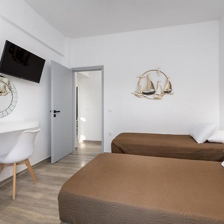 Christianna & George Luxury Hot Tub Apartment Fira  Extérieur photo