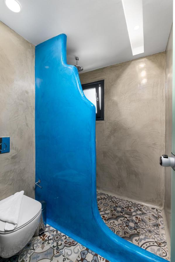 Christianna & George Luxury Hot Tub Apartment Fira  Extérieur photo